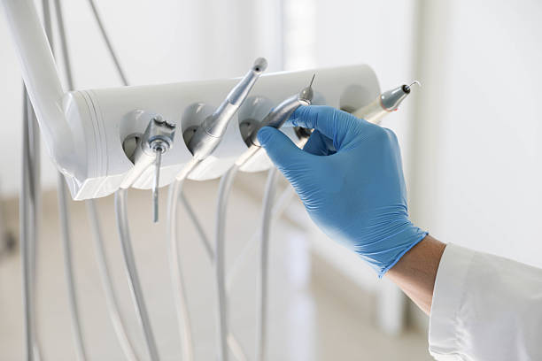 Professional Tooth Extraction technician working in Richmond, MI